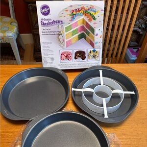 Wilton NEW Checkerboard Cake Pan Set